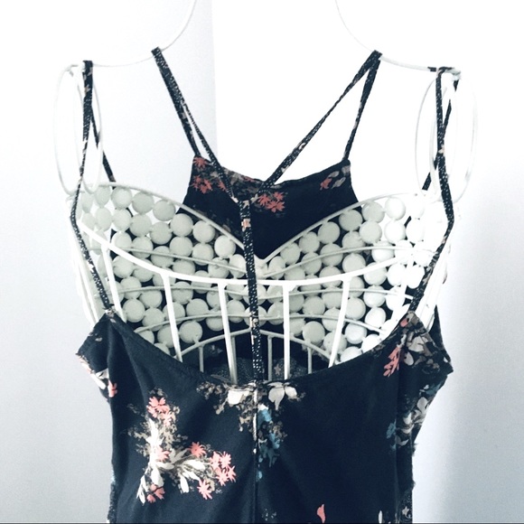 Free People black, floral, shift style dress. Size medium - Picture 4 of 5